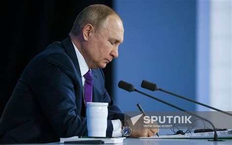 Russia Putin News Conference Sputnik Mediabank