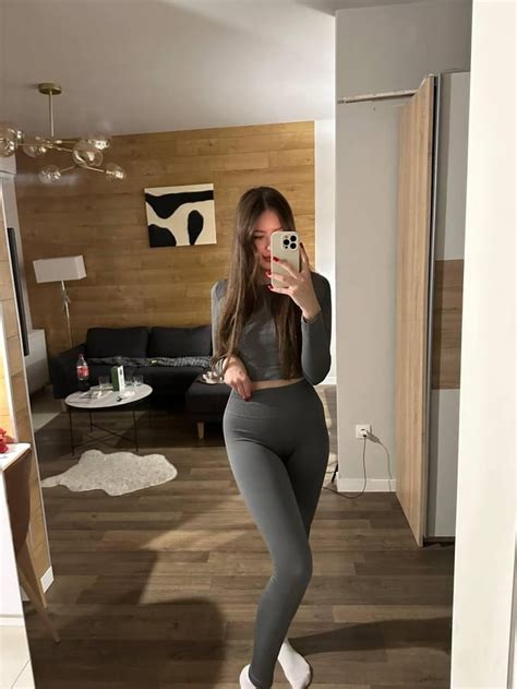 I Hope You Like My Curve 🍑 Rclothedcurves