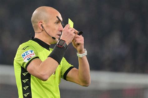 Roma Cremonese Mediaset Incastra L Arbitro Con La Foto Sfuggita Al Var