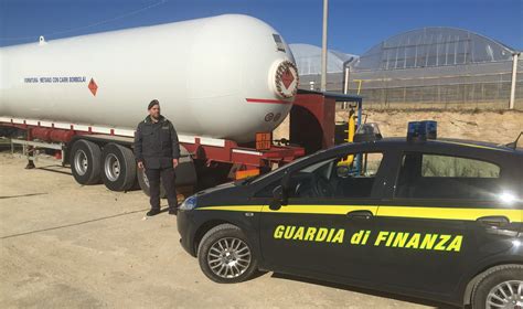 Vittoria Le Fiamme Gialle Sequestrano Un Impianto Illegale Di