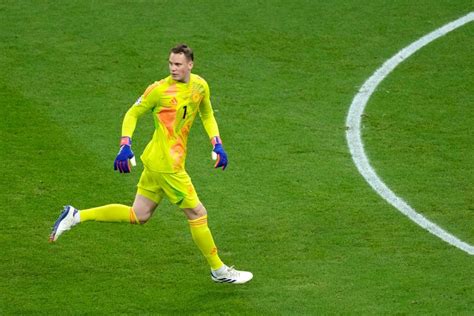 ¡el Número Uno Manuel Neuer Se Convierte Con El Portero Con Más Juegos