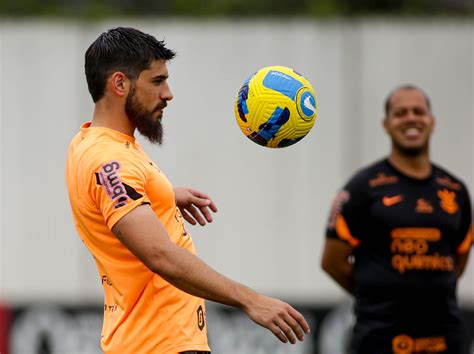 Pr Convocado Bruno M Ndez Fica De Fora Da Lista Final Do Uruguai E