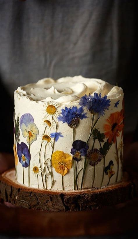 33 Edible Flower Cakes Thatre Simple But Outstanding Buttercream Pressed Flowers Edible