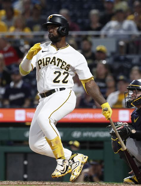 Pirates Re Sign Andrew McCutchen MLB Trade Rumors