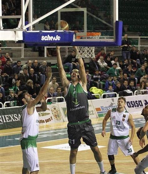 Víctor Serrano en el quinteto ideal de la jornada en Leb Oro Hoy