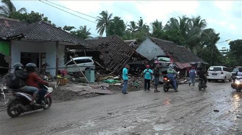 Tsunami deixa mais de 200 mortos e 800 feridos na Indonésia Gazeta do