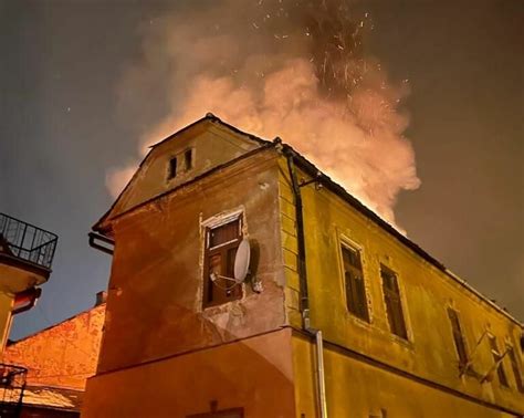 Foto Incendiu Produs La O Locuin Din Media Pompierii S Au Luptat