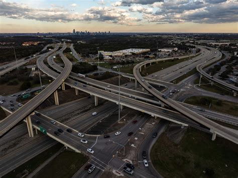 Travel Guide: Public Transit Options to London’s W2 District 1