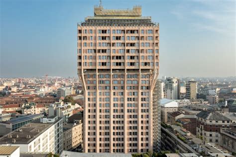 Il Nuovo Volto Della Torre Velasca E Dell Omonima Piazza