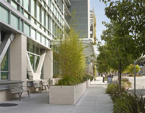 INTERSTICE Architects » Kaiser Medical Office Building Landscape, Phase 1