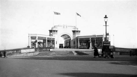 Skegness Pier Entrance Circa 1950s I Like This Old Entra Flickr