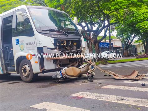 Motorista De Micro Nibus Avan A Preferencial E Causa Grave Acidente Em