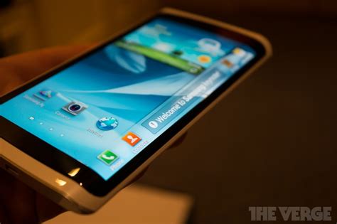 Samsung to Unveil the World's First Curved Display Phone in October