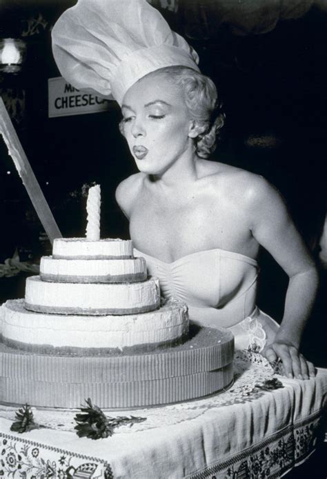 Eternalmarilynmonroe Marilyn Monroe Photographed As ‘miss Cheesecake