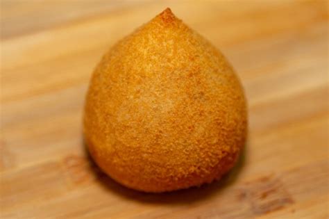 Coxinha Frita Tradicional Sobre Una Mesa De Madera Con Enfoque