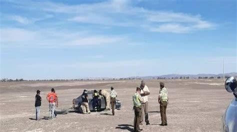 Tres lesionados dejó volcamiento de vehículo en Pozo Almonte