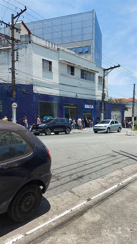 Eduardo On Twitter Pq A Molecada Fica Em Uma Fila Na Porta Antes Da