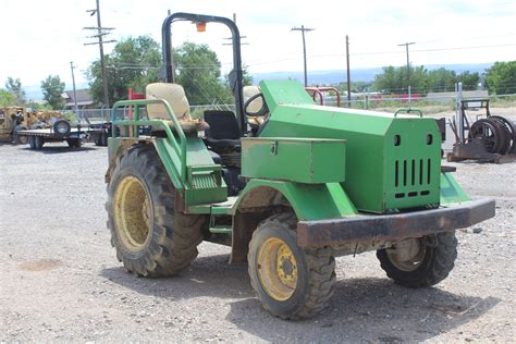 John Deere Tractor - Mining Equipment & Supply LLC