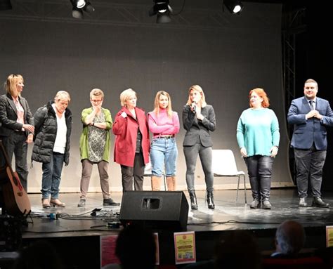 Al Teatro Del Lido Di Ostia I Giovani Parlano Di Fibromialgia