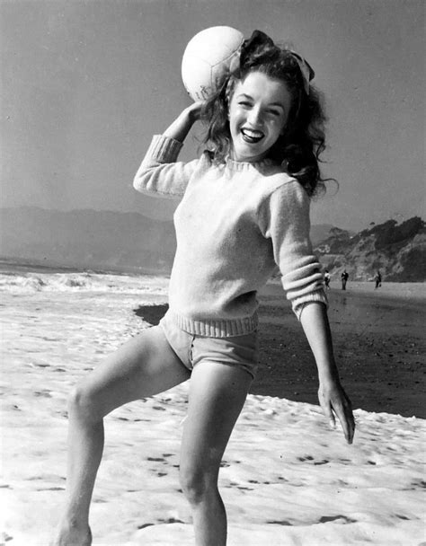 Marilyn Monroe Norma Jean Baker Playing Volleyball On Beach 8x10 Glossy