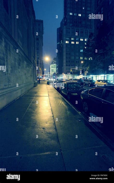 New York street at night Stock Photo - Alamy