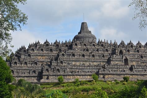 Borobudur Il Tempio Capolavoro DellIndonesia