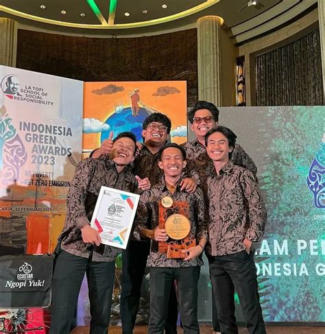 Menginspirasi Pandawara Grup Dapat Sepeda Onthel Dan Penghargaan