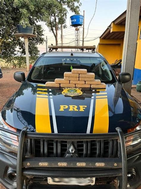 Homem amarra 3 kg de cocaína ao corpo e é preso pela PRF ao tentar