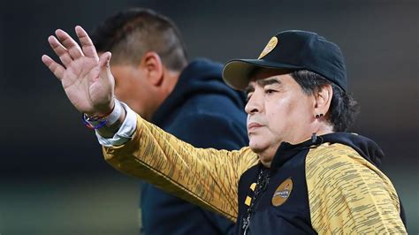 Fallece El Astro Del Fútbol Diego Maradona A La Edad De 60 Años ¡adiós