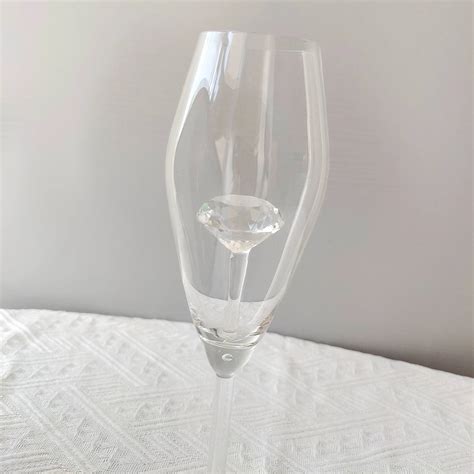 How Sale 2024 New Design Unique Shaped Wine Glasses Lovely Diamond Inside Cocktail Glass Cup 3d