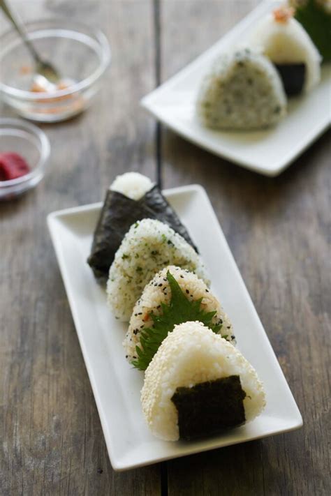 Onigiri Recipe - Japanese Rice Balls - Hungry Huy