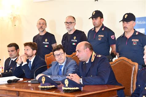 Chiusi Vasta Operazione Antidroga Della Polizia Di Stato Alle Prime