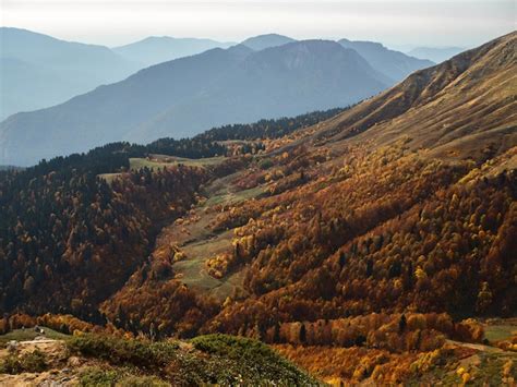 Belo Panorama Da Liberdade Das Montanhas E Da Beleza Da Natureza Vista