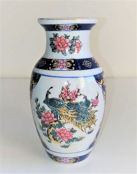 Vaso de Porcelana Chinesa Antigo Pintado À Mão Pavão Móvel de