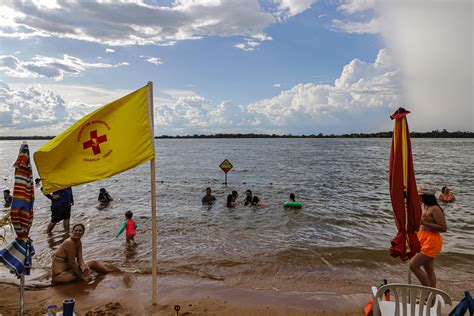 Estado amplia opções de lazer a veranistas que visitam praias de água