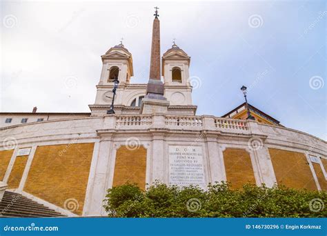 Pasos Espa Oles En Piazza Di Spagna Y La Iglesia De Monti Del Dei De