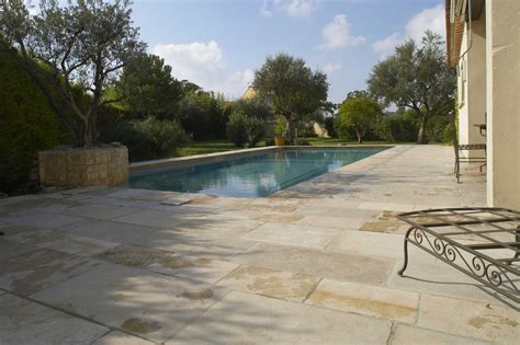 Rustic Borders And Pool Decks Auberoche Bouriane Occitanie Pierres