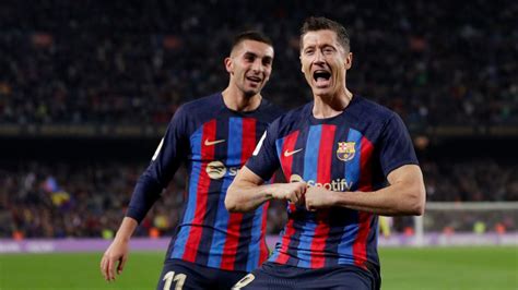 Barcelona Cadiz Sergi Roberto Robert Lewandowski Score As Barca