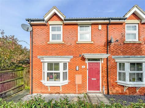 3 Bed End Terrace House For Sale In Harris Mews Gillingham Kent Me7