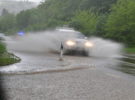 Berflutungen Erdrutsche Bilder Des Unwetter Chaos In Deutschland