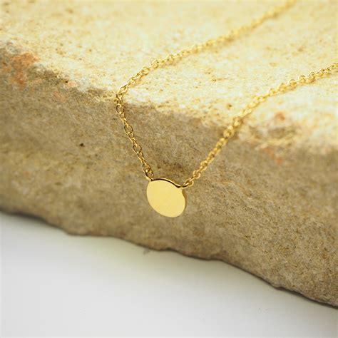 18ct Yellow Gold Necklace With Small Round Plate Cerrone