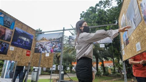 Anggun Pakai Tenun Bali Wamenparekraf Angela Tanoesoedibjo Tampil