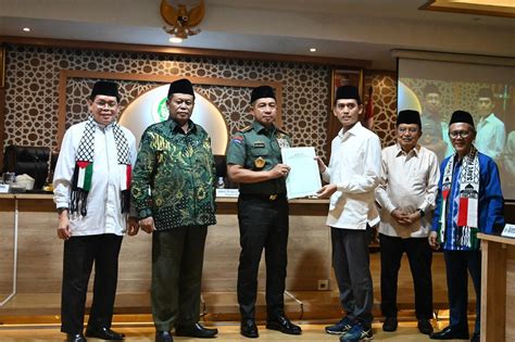 Sinergitas Ulama Umara Panglima Tni Terima Hasil Ijtima Komisi Fatwa