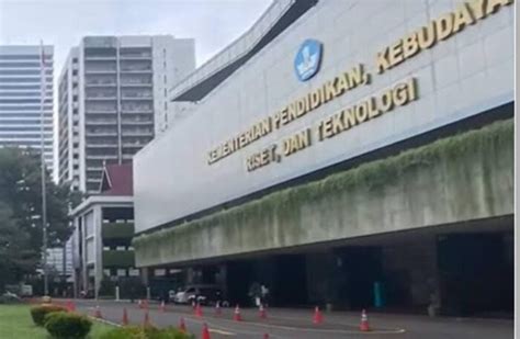 Terkait Penutupan Puluhan Kampus Dosen Terlibat Pelanggaran Bakal