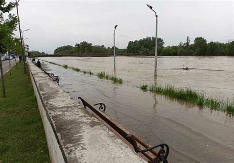 Voda I Dalje Na Putu Kozarska Dubica Kostajnica