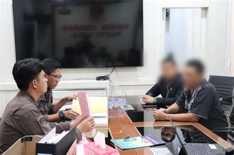 Kejati Tahan Dua Tersangka Korupsi Peningkatan Jalan Di Lampung Utara