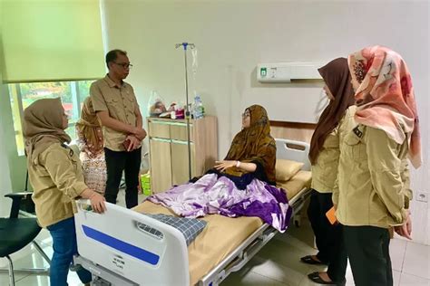 Petugas Tps Di Parepare Dilarikan Ke Rs Karena Kelelahan Usai