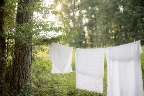 According To Experts, You've Been Washing Your Sheets Wrong Your Entire ...