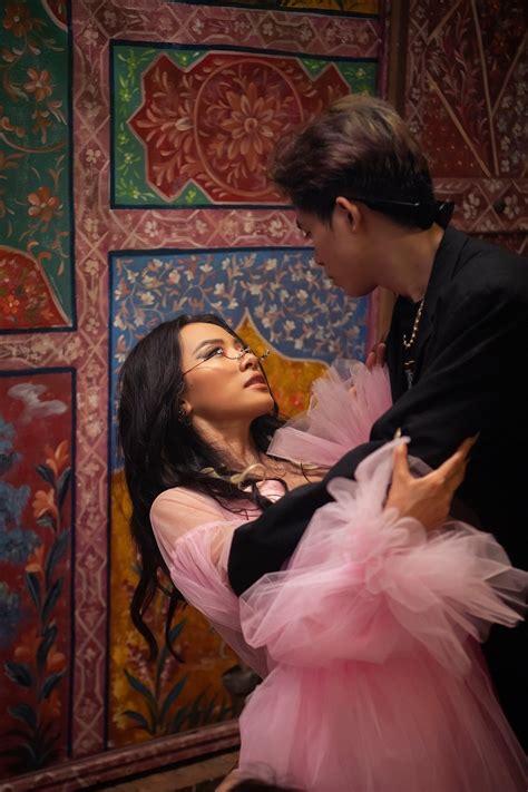 Hot TikToker Mỹ Mỹ quyến rũ trong MV Say anh