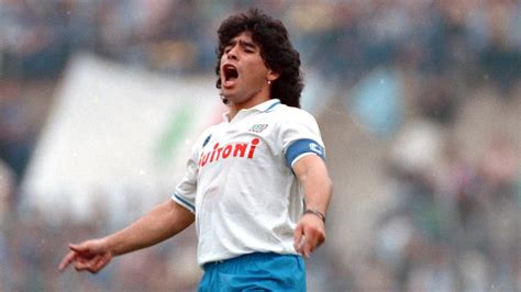 ¿Cuándo y cómo Diego Maradona llegó al Napoli?